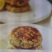 CLASSIC OLD BAY CRAB CAKES